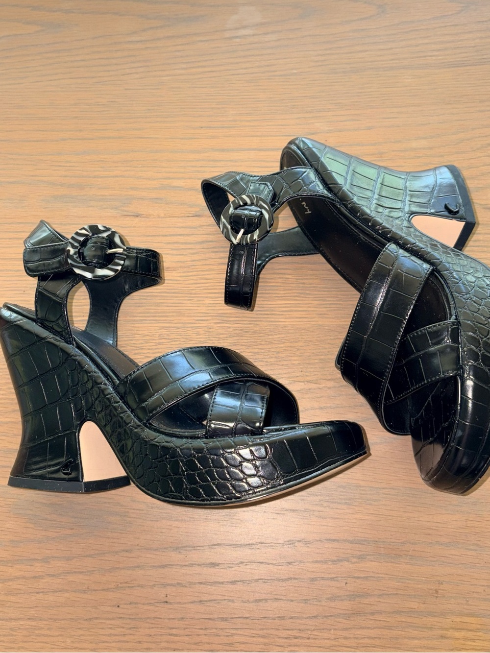 CIRCUS BY SAM EDELMAN BLACK SNAKE SKIN LOOK PLATFORM SANDALS— NWOT — SIZE 7 1/2